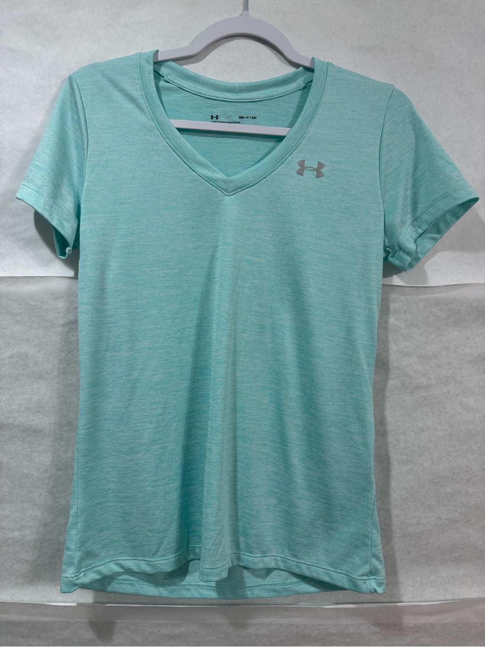 Small Under Armour Women’s Light Blue Dry Fit V-Neck Performance Tee